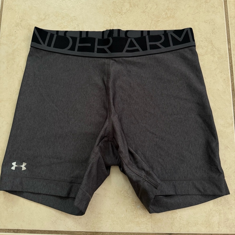 Under Armour Spandex Shorts Size Small Stretch Athletic Gray